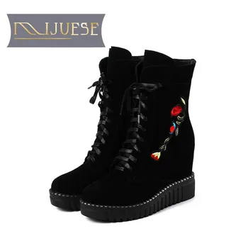 MLJUESE 2019 women ankle boots cow Suede Embroider winter warm fur wedges increasing heel Rome style boots women boots
MLJUESE 2019 women ankle boots cow Suede Embroider winter warm fur wedges increasing heel Rome style boots women boots
