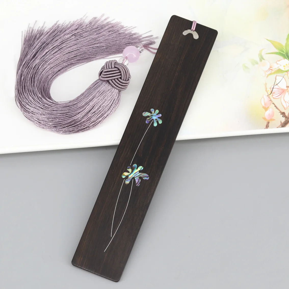 1pcs Moss flower inlaid silver silk sterling silver bookmark Vintage Chinese style ebony wood gift
1pcs Moss flower inlaid silver silk sterling silver bookmark Vintage Chinese style ebony wood gift
