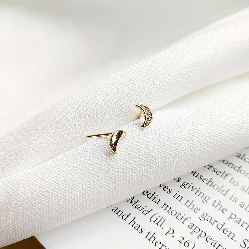 WTLTC Gold Color Mini Asymmetric Moon Stud Earrings for Wome 925 Sterling Sliver Crescent Earrings Small Tiny Studs Earrings
WTLTC Gold Color Mini Asymmetric Moon Stud Earrings for Wome 925 Sterling Sliver Crescent Earrings Small Tiny Studs Earrings