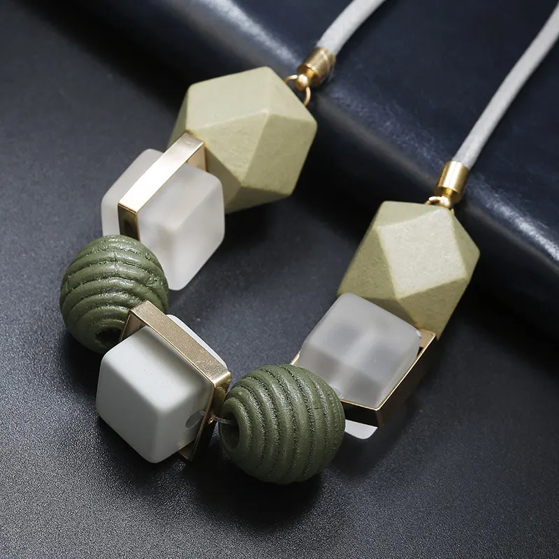 2018 New Style Of Autumn and Winter Fashion temperament Geometric Wool Sweater Chain Necklace Short Line Imitation Pearl Balls
2018 New Style Of Autumn and Winter Fashion temperament Geometric Wool Sweater Chain Necklace Short Line Imitation Pearl Balls