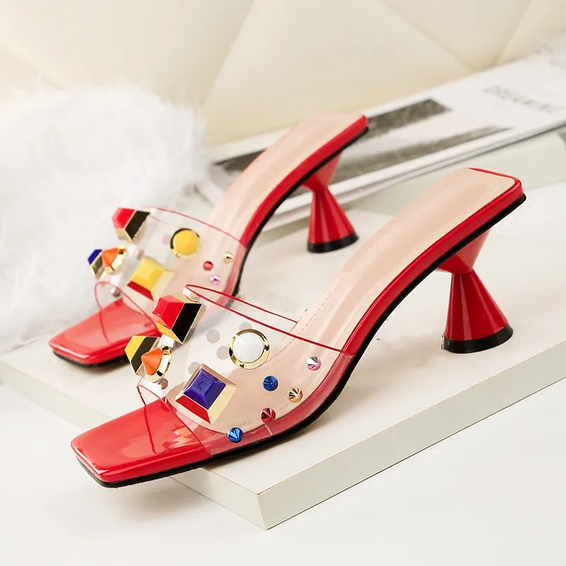 chaussures femme ete 2018 Shoes Woman Slippers High Heels Square Toes Rivet Crystal Strange Style Slides Outside Slippers Woman
chaussures femme ete 2018 Shoes Woman Slippers High Heels Square Toes Rivet Crystal Strange Style Slides Outside Slippers Woman