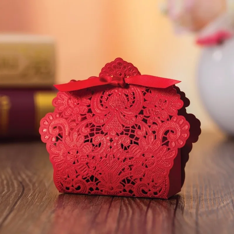 Фото 100X Red Wedding Favor Boxes with Hollow Flower Embossed Lace Laser Cut Design Candy Box Favors And Gifts | Дом и сад
