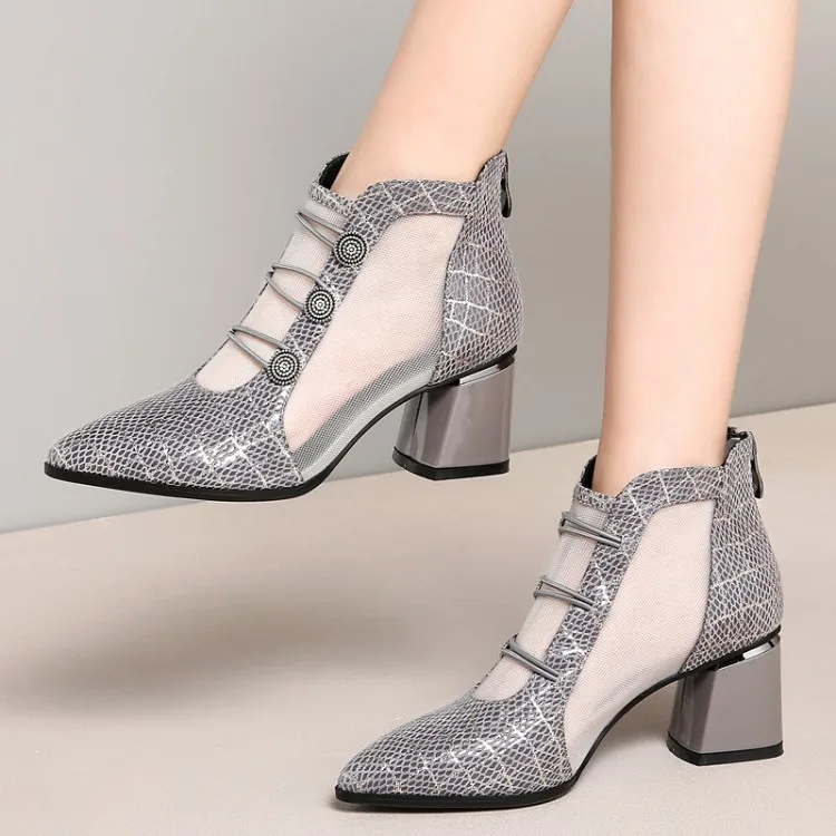 2019 new mesh sandals womens High heel leather ankle boots summer hollow breathable mesh boots Rome shoes cool boots size 34-42
2019 new mesh sandals womens High heel leather ankle boots summer hollow breathable mesh boots Rome shoes cool boots size 34-42