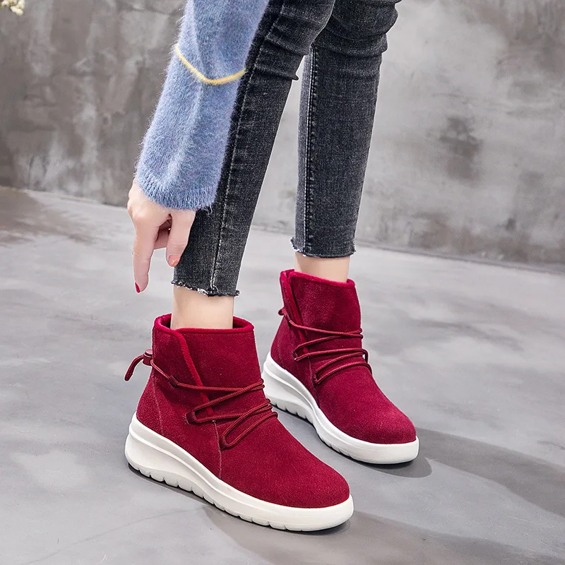 2018 winter new fashion simple solid color snow boots comfortable leather casual plus velvet warm boots.
2018 winter new fashion simple solid color snow boots comfortable leather casual plus velvet warm boots.