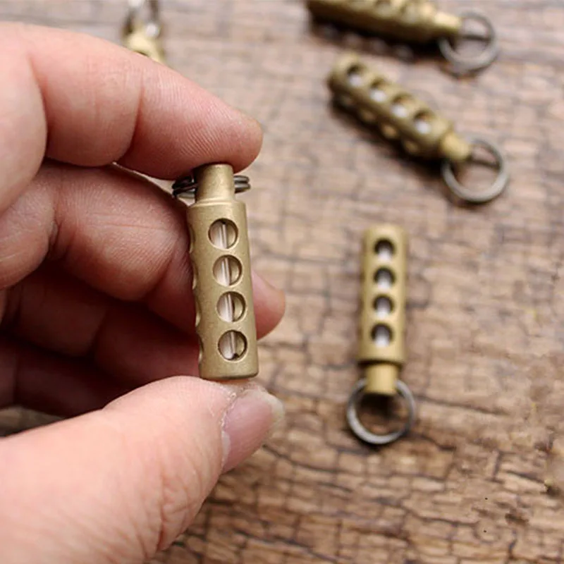 1PC Titanium Alloy Brass Luminous Pendant Self-luminous Keychain Key Ring Pendant EDC Outdoor Emergency Mini Signal Light
1PC Titanium Alloy Brass Luminous Pendant Self-luminous Keychain Key Ring Pendant EDC Outdoor Emergency Mini Signal Light