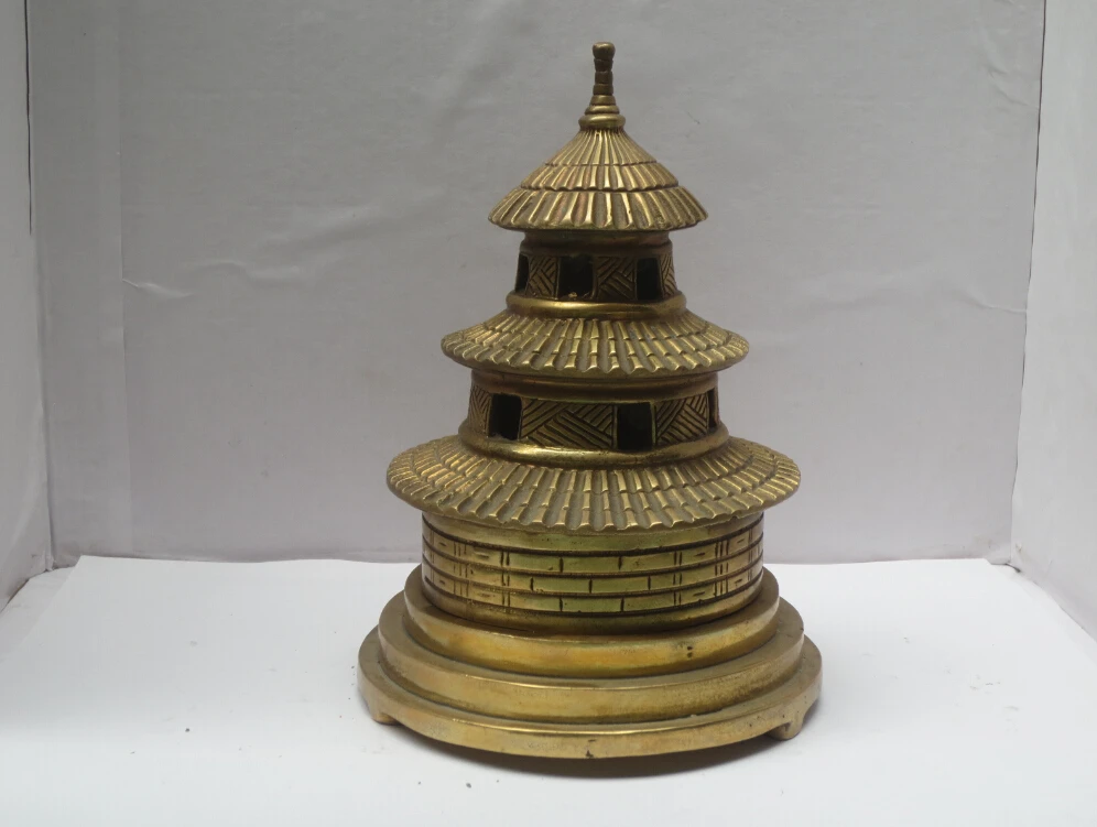 Metal Crafts Chinese home decoration brass carving incense burner, Temple of Heaven incense burner
Metal Crafts Chinese home decoration brass carving incense burner, Temple of Heaven incense burner