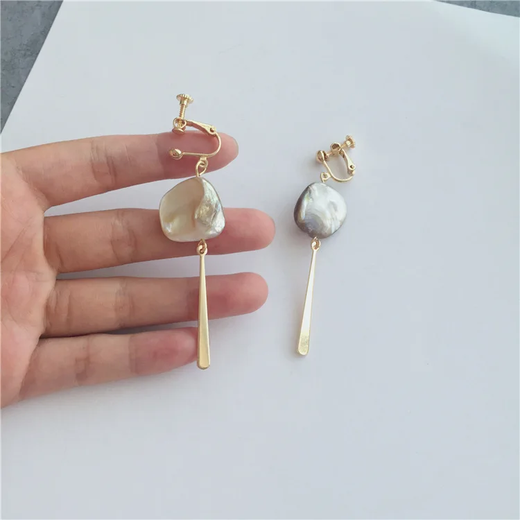Irregular natural mother of pearl earrings for women, gold color clip on earrings no pierced ear clip shell jewelry ear cuff
Irregular natural mother of pearl earrings for women, gold color clip on earrings no pierced ear clip shell jewelry ear cuff