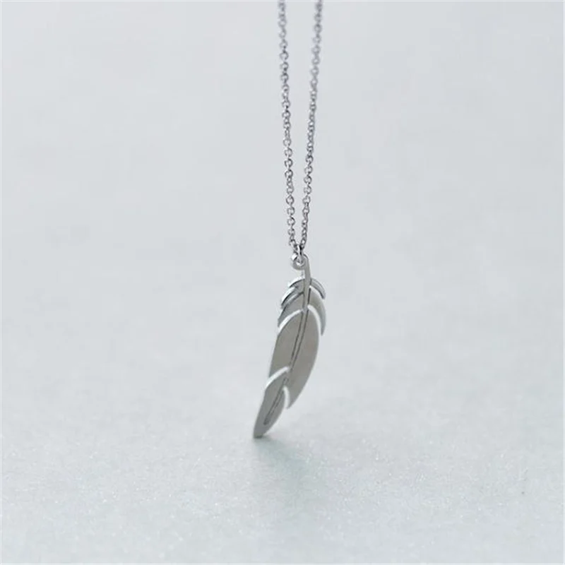 100% 925 Silver Simple Light Feather Shape Pendant Necklace Fashion Jewelry Popular Women's Sale D2529
100% 925 Silver Simple Light Feather Shape Pendant Necklace Fashion Jewelry Popular Women's Sale D2529