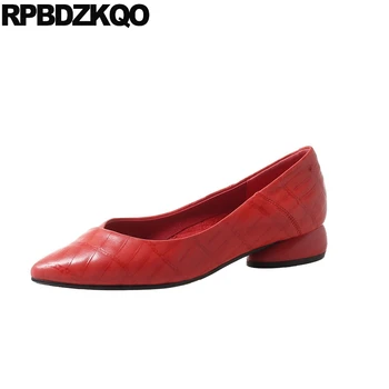 plus size 10 42 thick red pointed toe 4 34 2018 retro formal genuine leather ladies low heels shoes court chunky high quality
plus size 10 42 thick red pointed toe 4 34 2018 retro formal genuine leather ladies low heels shoes court chunky high quality