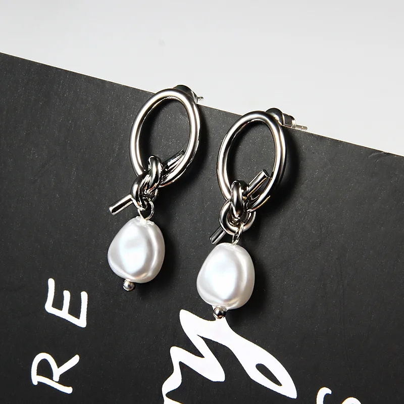 LADYCHIC Exquisite Gold Silver Irregular Pearl Earrings for Women Bridal Wedding Jewelry Elegant Noble Korea Accessories LE1380
LADYCHIC Exquisite Gold Silver Irregular Pearl Earrings for Women Bridal Wedding Jewelry Elegant Noble Korea Accessories LE1380