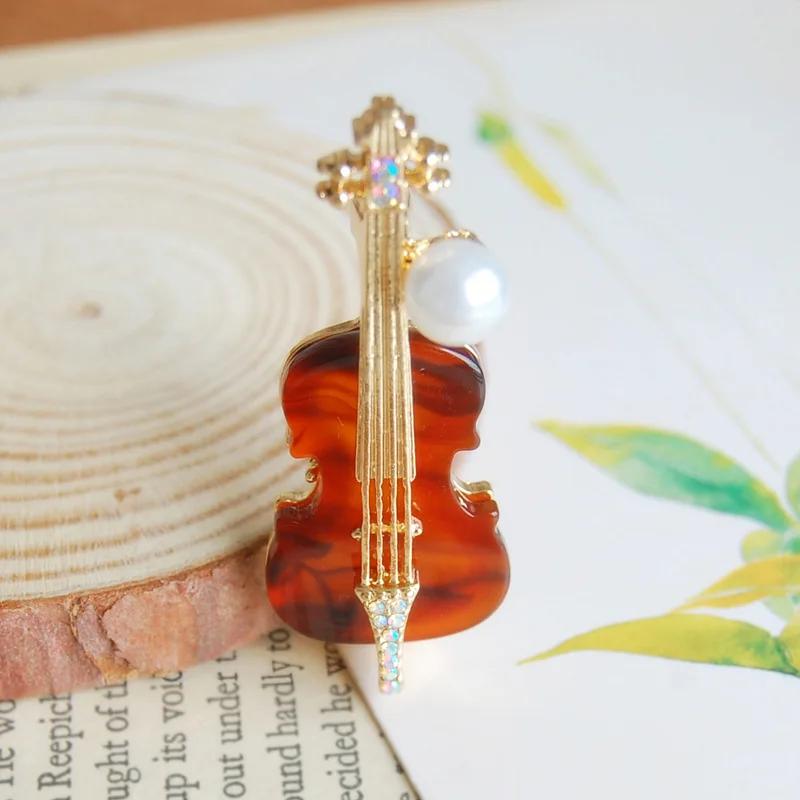New Elegan Exquisite Enamel Red Violin Gem Pearl Brooches Pins Badge Fashion Charming Wedding Jewelry For Women Gift
New Elegan Exquisite Enamel Red Violin Gem Pearl Brooches Pins Badge Fashion Charming Wedding Jewelry For Women Gift