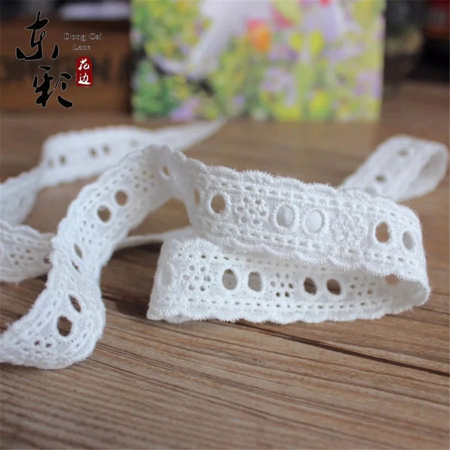 15yard* 3cm Embroidery Lace Ribbon White Cotton Lace DIY Sewing Handmade Crafts Wedding Fashion Sleeve Skirt Edge Accessories
15yard* 3cm Embroidery Lace Ribbon White Cotton Lace DIY Sewing Handmade Crafts Wedding Fashion Sleeve Skirt Edge Accessories