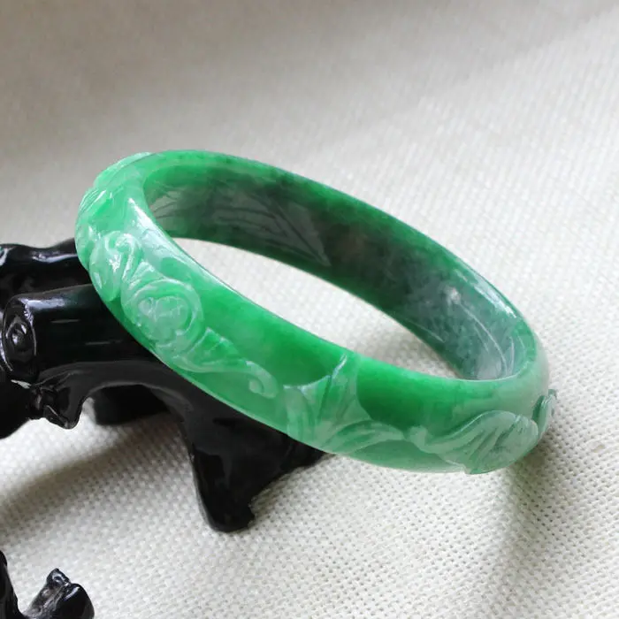 A838 Vintage Chinese Hand-carved Emerald Green stoneite stone Bracelet Bangle 59mm 10.20 40
A838 Vintage Chinese Hand-carved Emerald Green stoneite stone Bracelet Bangle 59mm 10.20 40