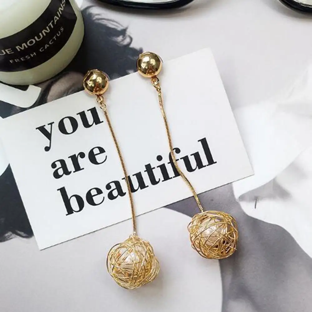 2019 New Fashion Temperament Hollow Gold Ball Pearl Earrings Long Dorp Earrings For Women Girls Elegant Earrings Jewelry
2019 New Fashion Temperament Hollow Gold Ball Pearl Earrings Long Dorp Earrings For Women Girls Elegant Earrings Jewelry