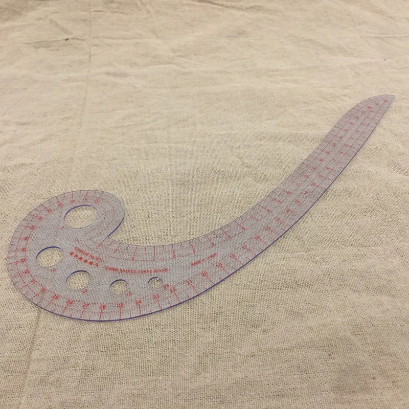 1Pcs New Arrival Sewing Ruler Comma Shaped French Curve Plastic Tailor Drawing Craft Tool DIY
1Pcs New Arrival Sewing Ruler Comma Shaped French Curve Plastic Tailor Drawing Craft Tool DIY