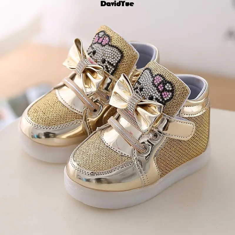 New 2017 KT Cat Princess kids luminous Shoes girls sneaker Cartoon LED Sneakers light shoes Children falt shoes
New 2017 KT Cat Princess kids luminous Shoes girls sneaker Cartoon LED Sneakers light shoes Children falt shoes