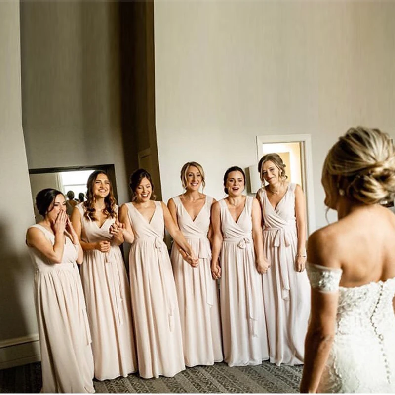Simple V-neck Bridesmaid Dress Sleeveless Champagne Chiffon Long Maid Of Honor Dresses Women Wedding Party Gowns Robe De Soiree
Simple V-neck Bridesmaid Dress Sleeveless Champagne Chiffon Long Maid Of Honor Dresses Women Wedding Party Gowns Robe De Soiree