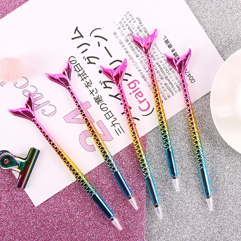 1 Pcs Novelty Mermaid Ballpoint Pen Kawaii School Supplies Fish Dazzling Ballpen Creative Office Lovely Gift for Writing Girl
1 Pcs Novelty Mermaid Ballpoint Pen Kawaii School Supplies Fish Dazzling Ballpen Creative Office Lovely Gift for Writing Girl