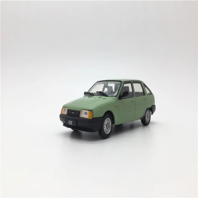 1/43 simulation classic former Soviet Union 2126 Japanese retro car collection display model alloy die-casting vintage car toys
1/43 simulation classic former Soviet Union 2126 Japanese retro car collection display model alloy die-casting vintage car toys