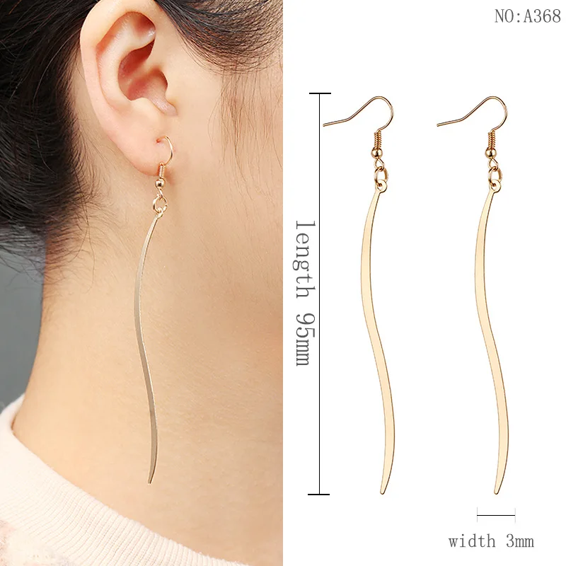 2019 Europe and the United States han edition pendant earrings texture golden ear hook women's dating dance club oath earrings
2019 Europe and the United States han edition pendant earrings texture golden ear hook women's dating dance club oath earrings