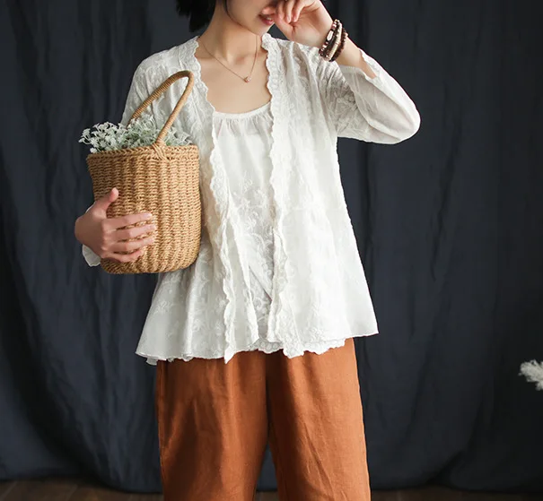 Japan Mori Girl Sweet Floral Embroidered Cotton Jacket Summer Women's Retro Cottn Jacket Cardigan Loose Tunic Jacket Tops Coat
Japan Mori Girl Sweet Floral Embroidered Cotton Jacket Summer Women's Retro Cottn Jacket Cardigan Loose Tunic Jacket Tops Coat