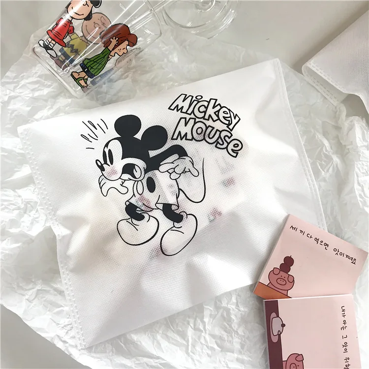 100 PCS Disney diaper bag Mickey Mouse non-woven bag white storage pack bag decorative gift bag 30x25cm
100 PCS Disney diaper bag Mickey Mouse non-woven bag white storage pack bag decorative gift bag 30x25cm