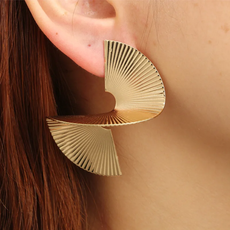 Personalized Punk Style Fashion Irregular Spiral Geometric Earrings For Women Hyperbole Gold Silver Metal Drop Earring Dangle
Personalized Punk Style Fashion Irregular Spiral Geometric Earrings For Women Hyperbole Gold Silver Metal Drop Earring Dangle
