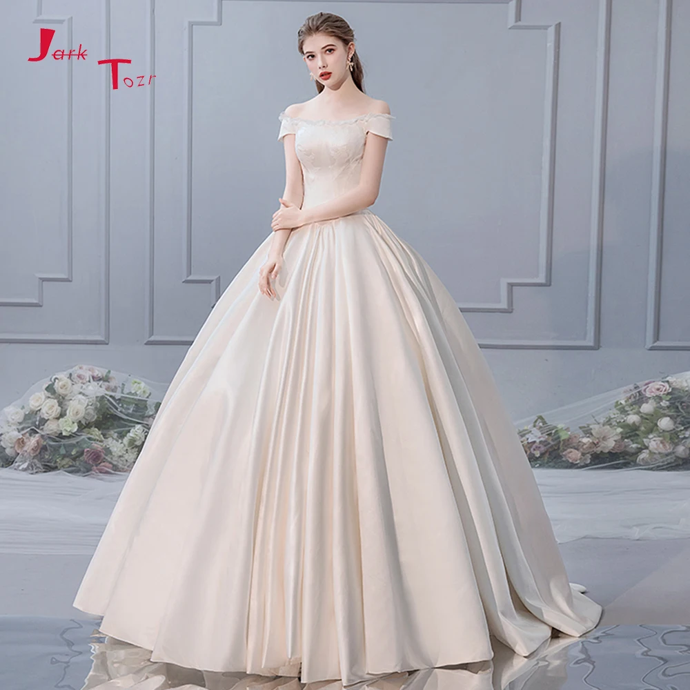 Bruidsjurken Boat Neck Simple Satin Wedding Dresses 2019 with Veil Gelinlik Trajes de Novia Lace Up Back Vestidos de Casamento
Bruidsjurken Boat Neck Simple Satin Wedding Dresses 2019 with Veil Gelinlik Trajes de Novia Lace Up Back Vestidos de Casamento