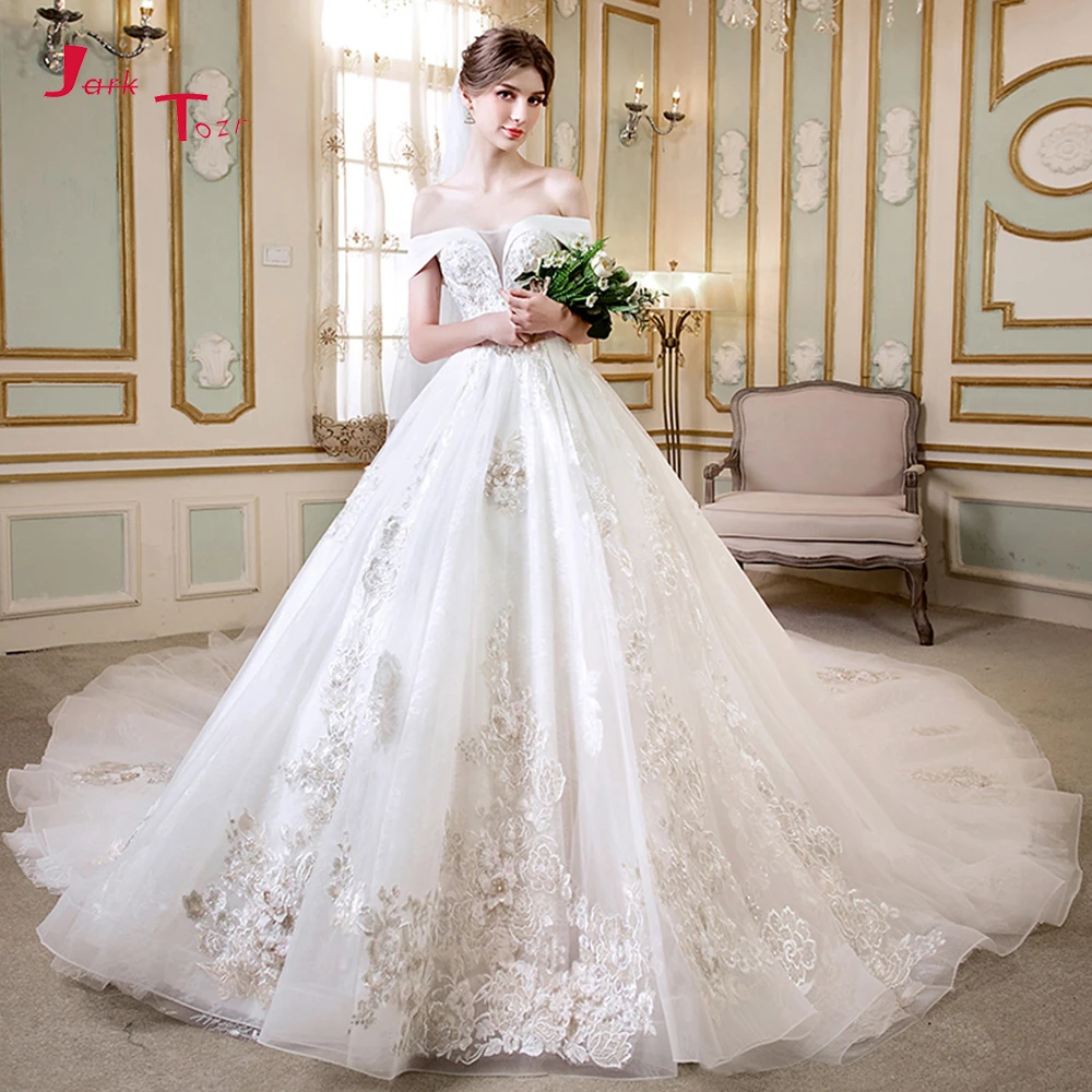 Белое свадебное платье с вуалью винтажное расшитое блестками и бисером Vestido de Noiva