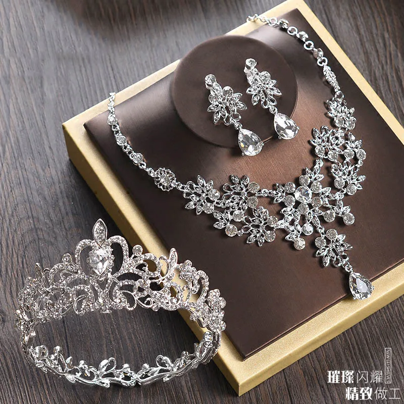Crown Necklace Set