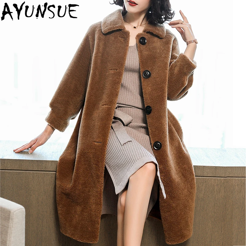 AYUNSUE Real Fur Coat Sheep Shearing Long Coats 2019 Winter Single Button Coat Women Wool Jacket Hooded Parka Outwear LX2424
AYUNSUE Real Fur Coat Sheep Shearing Long Coats 2019 Winter Single Button Coat Women Wool Jacket Hooded Parka Outwear LX2424
