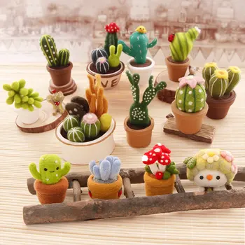 Multi - flesh green planted Bear cactus wool felt handmade material handmade diy material bag making
Multi - flesh green planted Bear cactus wool felt handmade material handmade diy material bag making