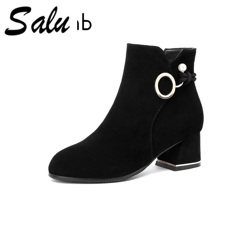 Salu women boots natural suede leather thick high heel shoe boots genuine leather shoes square toe ankle boots
Salu women boots natural suede leather thick high heel shoe boots genuine leather shoes square toe ankle boots