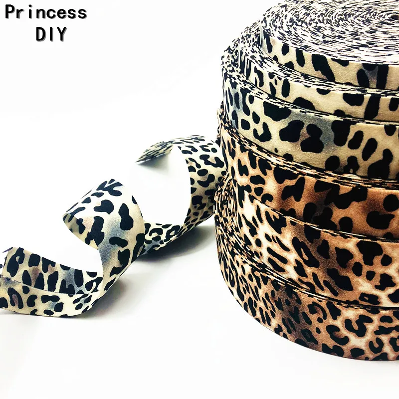 dropshipping 5M/Lot 10 25 40mm Folded Cotton Leopard Ribbon Spots Printed Fabric Layering DIY Dog Collar Hair Bow Tie Material
dropshipping 5M/Lot 10 25 40mm Folded Cotton Leopard Ribbon Spots Printed Fabric Layering DIY Dog Collar Hair Bow Tie Material
