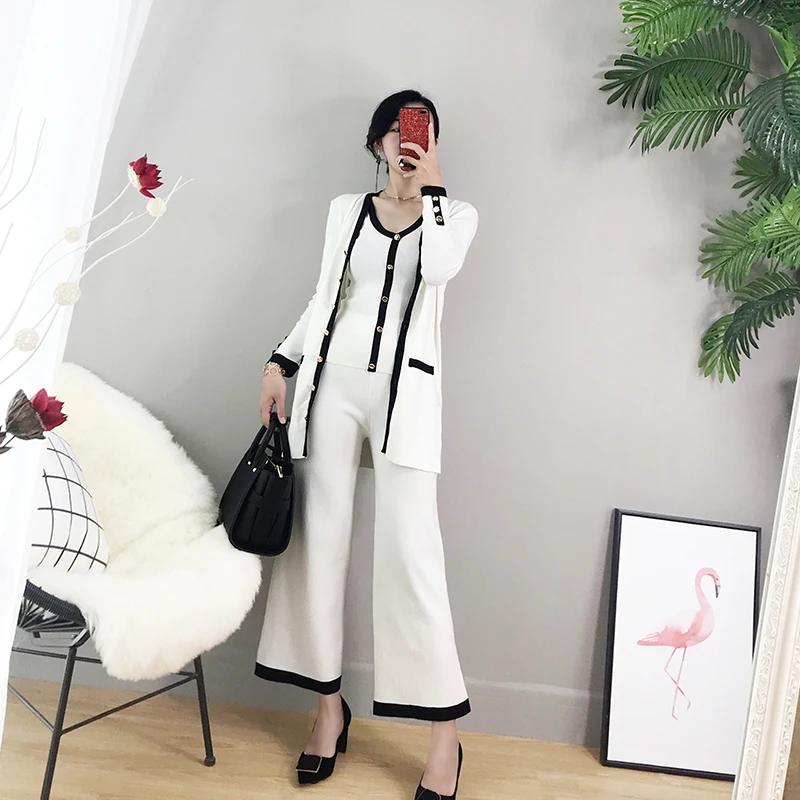 Women's suit ice silk knit three-piece women's spring and summer new temperament jacket sling wide-leg pants suit
Women's suit ice silk knit three-piece women's spring and summer new temperament jacket sling wide-leg pants suit