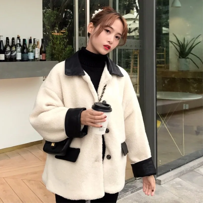 Women's autumn and winter new fashion wild stitching coat loose casual thick wool women's tops
Women's autumn and winter new fashion wild stitching coat loose casual thick wool women's tops