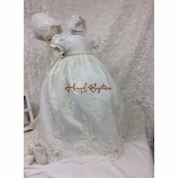 

Shining long Christening Gowns bling beaded Baby girl blessing Dress lace appliques infant Baptism Robe With Bonnet pearls belt