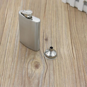 Delicate Stainless Steel vodka bottle Portable 4oz Mini Hip Flask Alcohol Flagon Keychain whisky Hip Flask Drinkware flask
Delicate Stainless Steel vodka bottle Portable 4oz Mini Hip Flask Alcohol Flagon Keychain whisky Hip Flask Drinkware flask