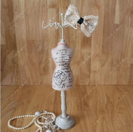 Free Shipping Mini White Gown Lady Mannequin Earring Necklace Jewelry Stand Display Holder
Free Shipping Mini White Gown Lady Mannequin Earring Necklace Jewelry Stand Display Holder