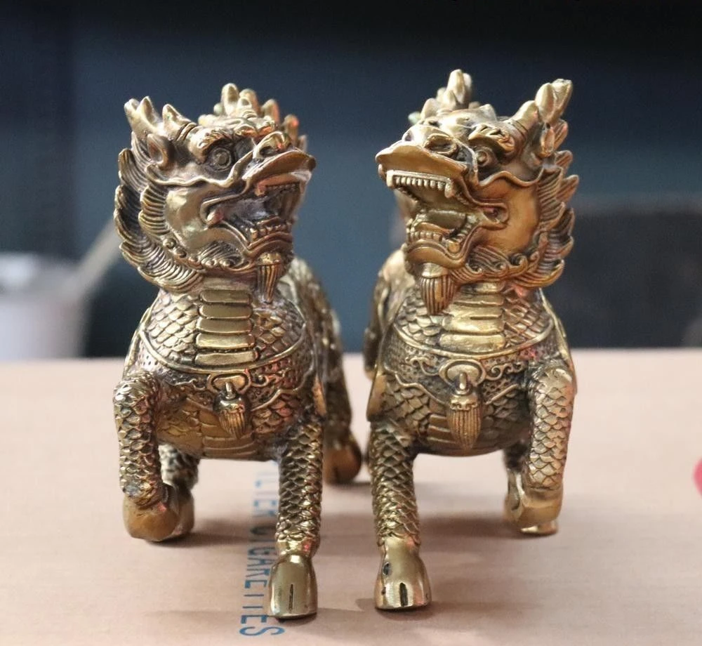 Chinese Folk Brass Copper Fengshui Fu Foo Dog Lion Kylin Kilin Beast Statue Pair
Chinese Folk Brass Copper Fengshui Fu Foo Dog Lion Kylin Kilin Beast Statue Pair