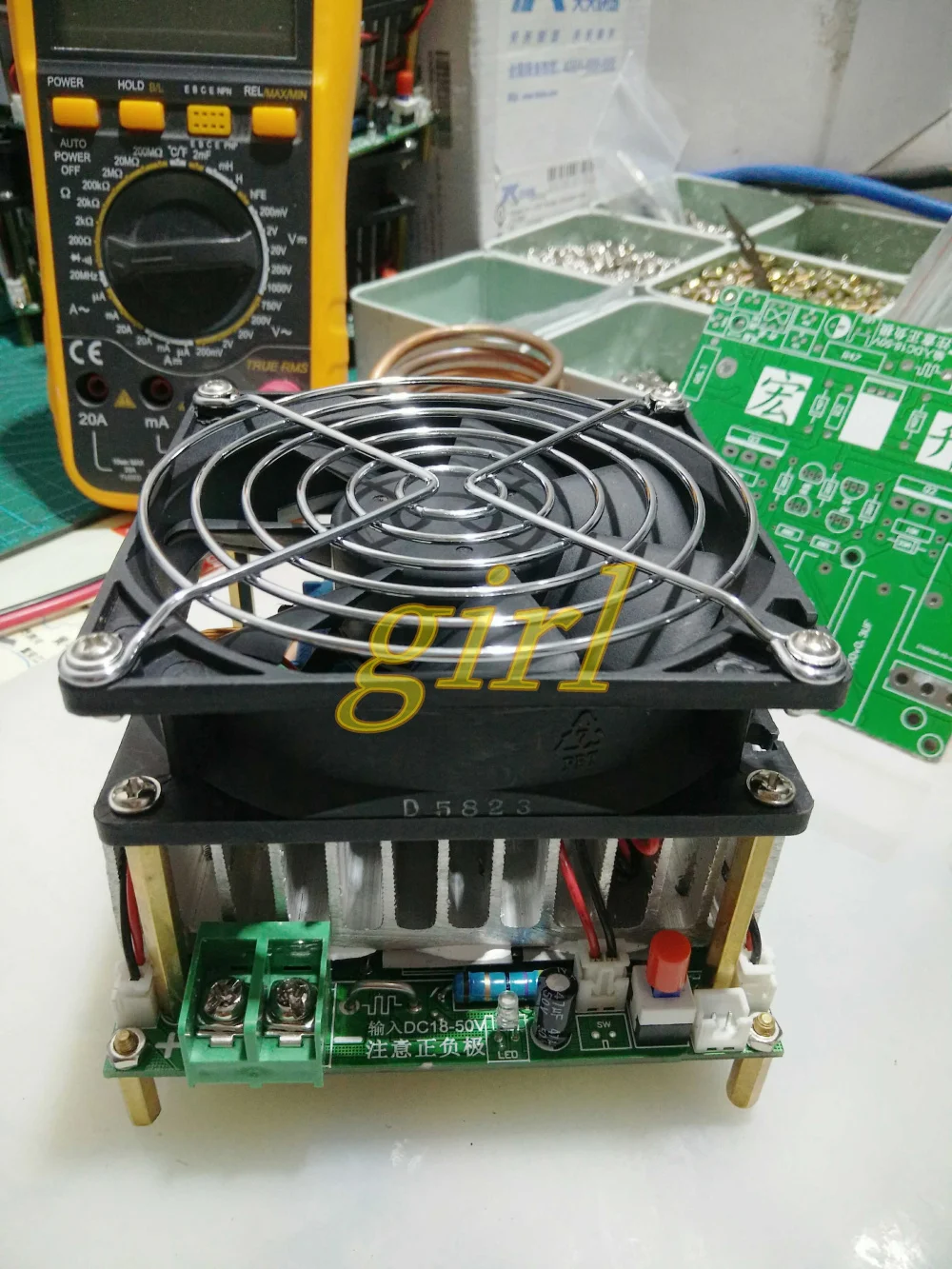 Induction heating kit ZVS has tapped Jacob drive high pressure package Tesla new product.
Induction heating kit ZVS has tapped Jacob drive high pressure package Tesla new product.