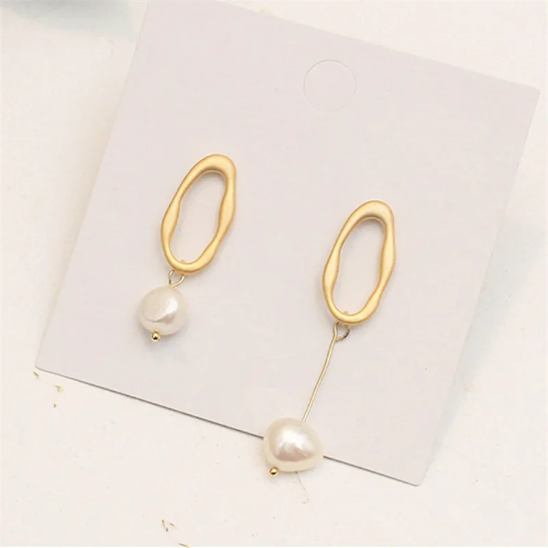 Original design matte gold earrings minimalist freshwater pearl earrings temperament beautiful earrings Wholesale fashion lady
Original design matte gold earrings minimalist freshwater pearl earrings temperament beautiful earrings Wholesale fashion lady