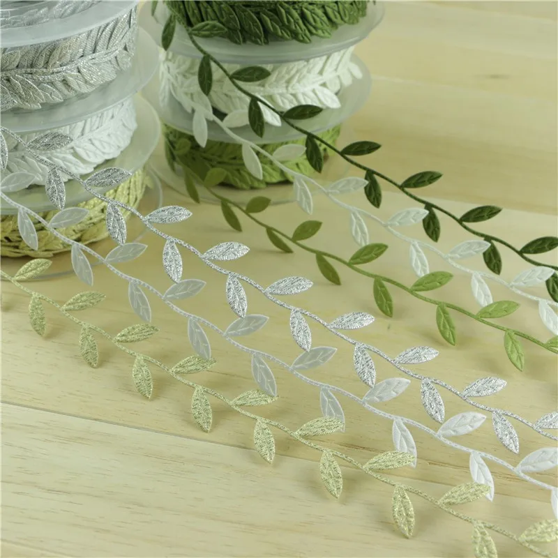 green vine leaf style Ribbon Trimmings Embroidered white Lace Sew Appliques Craft decorate Home flower Christmas Tree 15m/lot
green vine leaf style Ribbon Trimmings Embroidered white Lace Sew Appliques Craft decorate Home flower Christmas Tree 15m/lot
