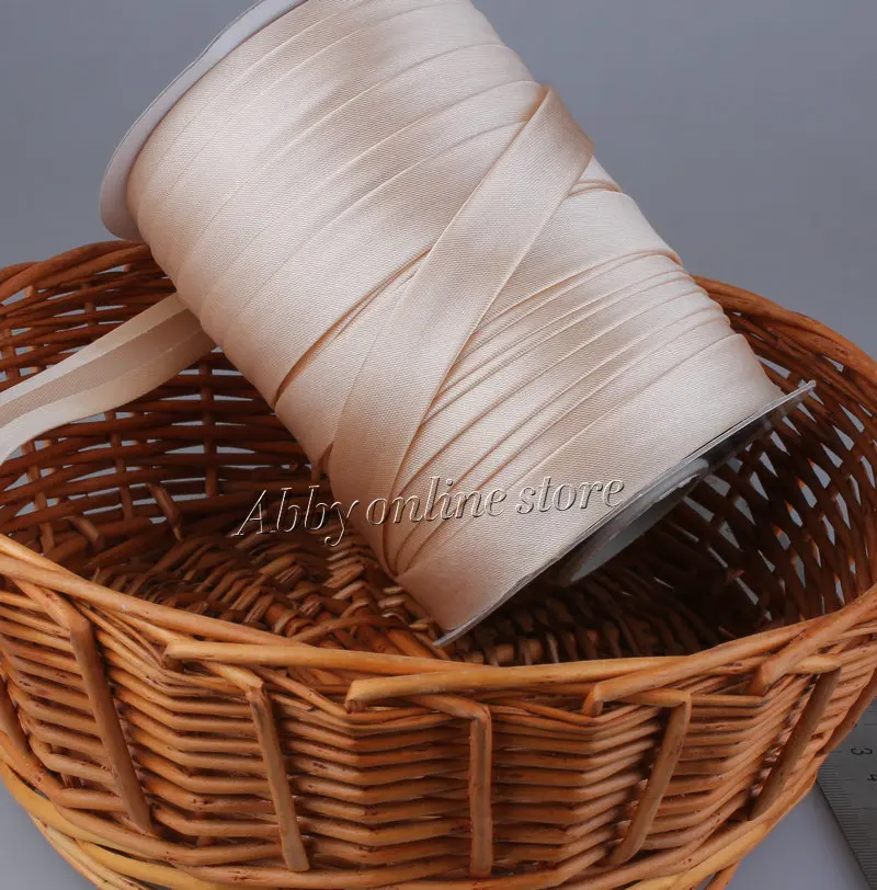 Free shipping Polyester Satin Bias binding Tape,cutting tape,fold tape size:15mm ,width: 5/8" 75yard/lots DIY handemade sewing
Free shipping Polyester Satin Bias binding Tape,cutting tape,fold tape size:15mm ,width: 5/8" 75yard/lots DIY handemade sewing