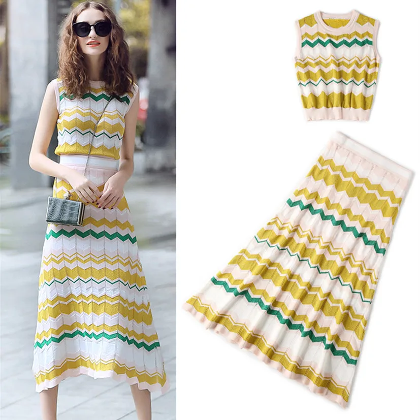 New Women Runway Knitting Sets Summer Stripped Bohemian Style Sleeveless Sexy Tops Crop And Skirt Knitted Suit 2pcs Sets NS955
New Women Runway Knitting Sets Summer Stripped Bohemian Style Sleeveless Sexy Tops Crop And Skirt Knitted Suit 2pcs Sets NS955