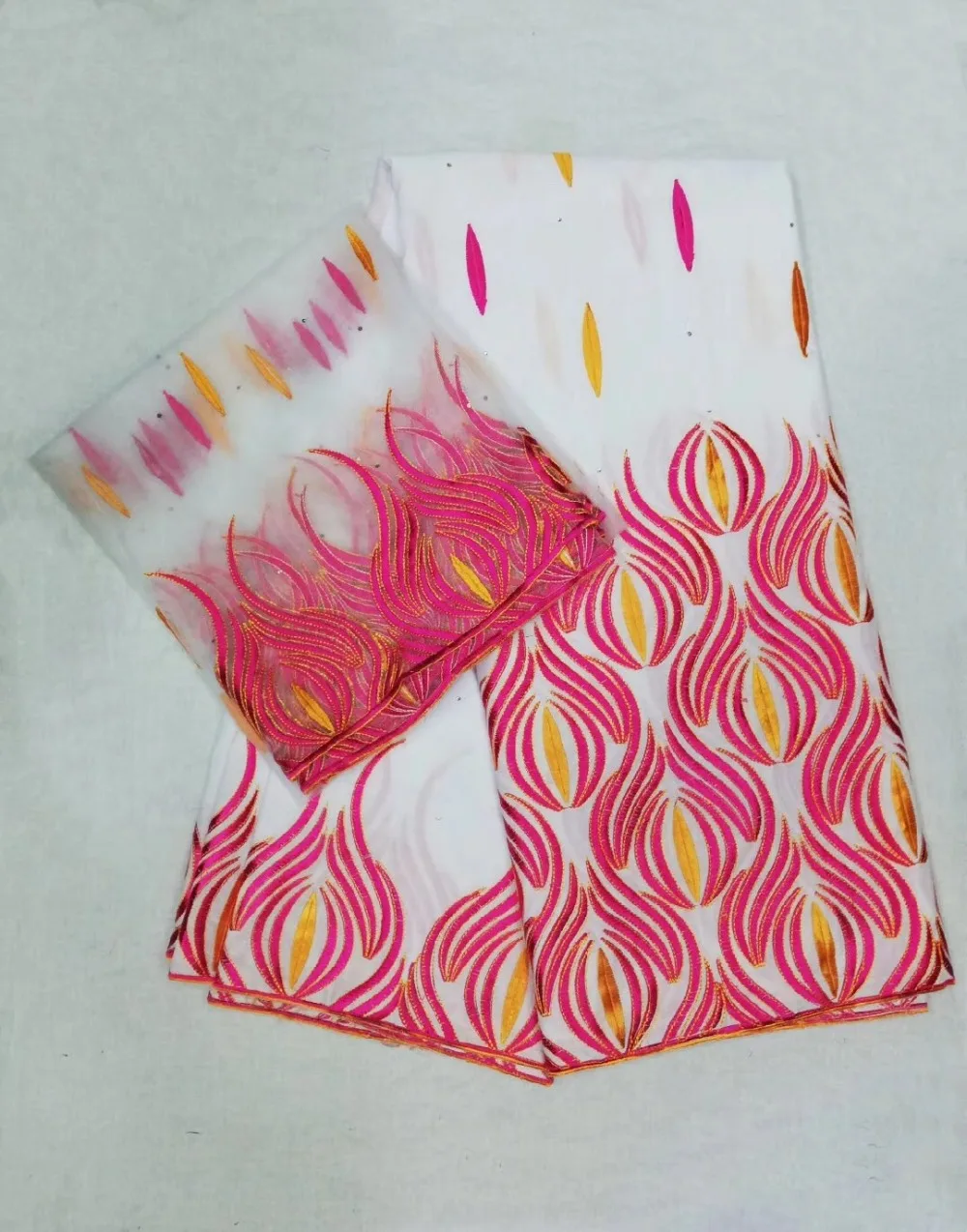 (5+2yards/set ) high quality white and fushia pink African cotton lace fabric with embroidery plus scarf lace for dress TS023
(5+2yards/set ) high quality white and fushia pink African cotton lace fabric with embroidery plus scarf lace for dress TS023