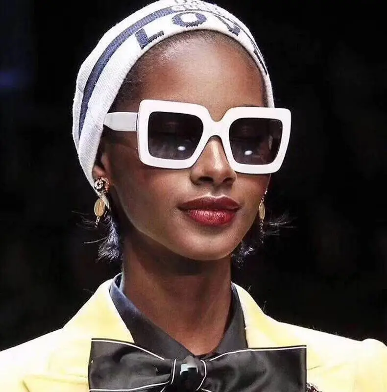 2019 Vintage Runway Oversized Sunglasses Women Summer Square Frame Sun Glasses Luxury okulary UV400 Oculos gafas de sol mujer
2019 Vintage Runway Oversized Sunglasses Women Summer Square Frame Sun Glasses Luxury okulary UV400 Oculos gafas de sol mujer