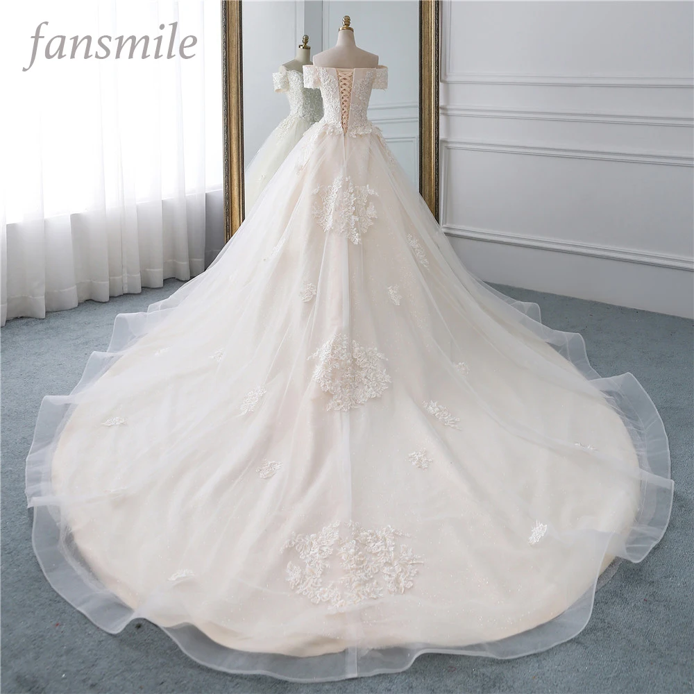 Fansmile Luxury Lace Long Train Ball Gown Wedding Dress 2019 Vestidos de Novia Princess Quality Wedding Bride Dress FSM-525T
Fansmile Luxury Lace Long Train Ball Gown Wedding Dress 2019 Vestidos de Novia Princess Quality Wedding Bride Dress FSM-525T