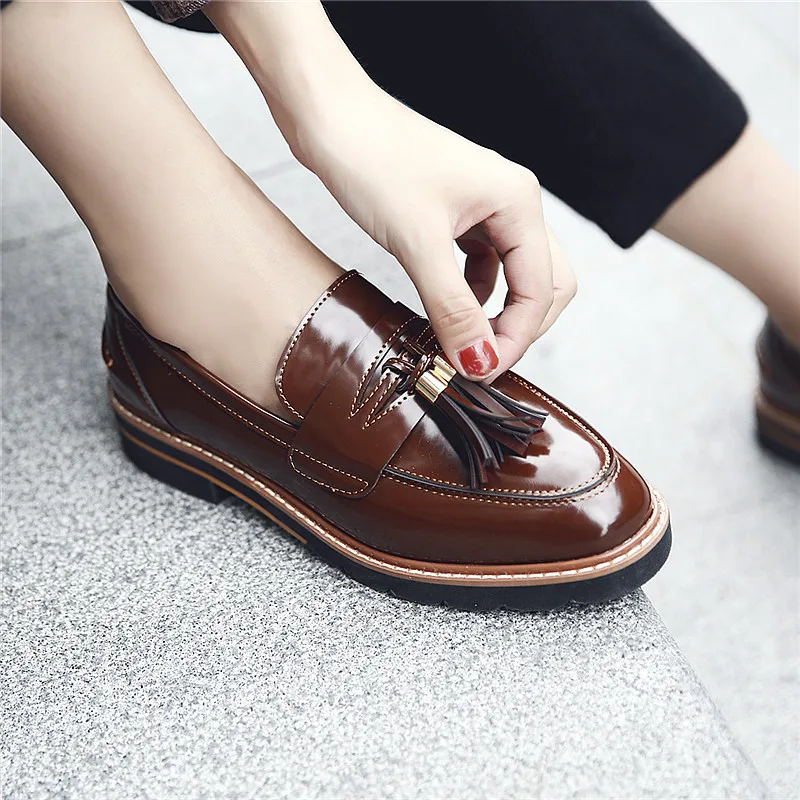 Designer Double Tassel Oxford Shoes 2019 Brand Leather Tenis Flats Derby Shoes Ladies Street All Match Bullock Moccasins
Designer Double Tassel Oxford Shoes 2019 Brand Leather Tenis Flats Derby Shoes Ladies Street All Match Bullock Moccasins