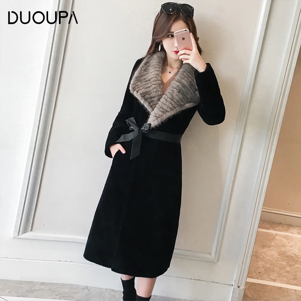 DUOPA Winter warm women coat 100% wool sheepskin shearling coat real mink fur collar long outwear windbreaker casacos
DUOPA Winter warm women coat 100% wool sheepskin shearling coat real mink fur collar long outwear windbreaker casacos